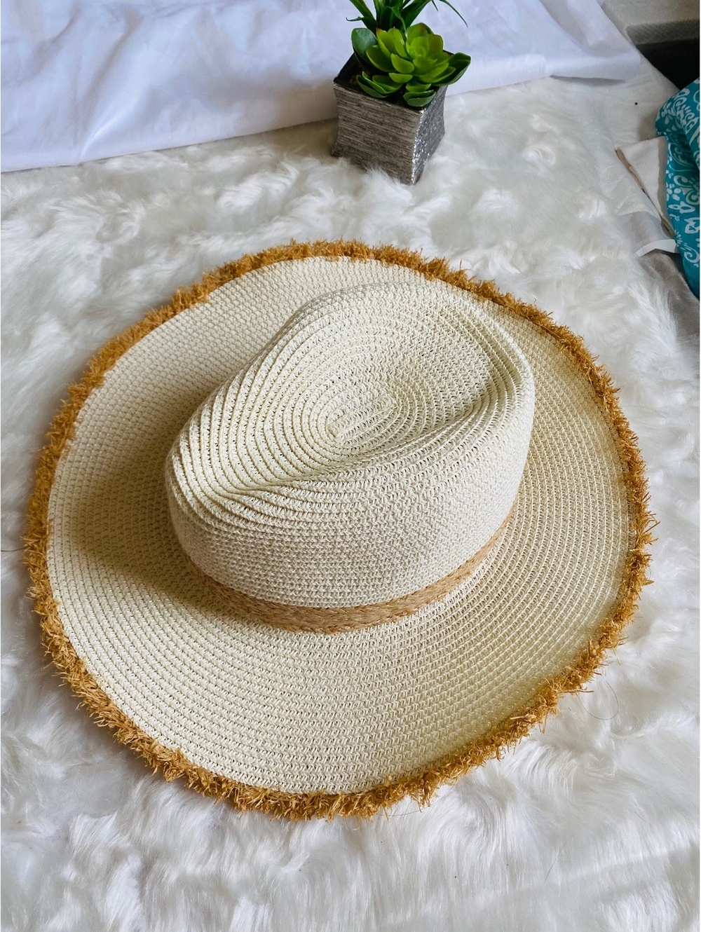 Stand Out For Good Wide Brim Straw Sun Hat with Fringe Trim